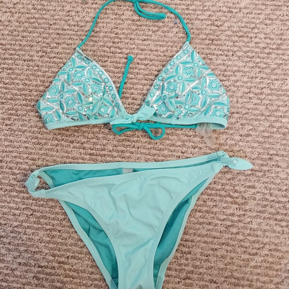 VS bikini
